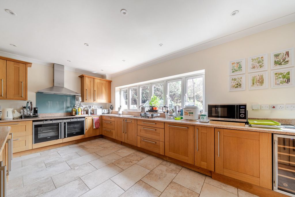 Property photo 3 of 19 1432806-7-69c139F...