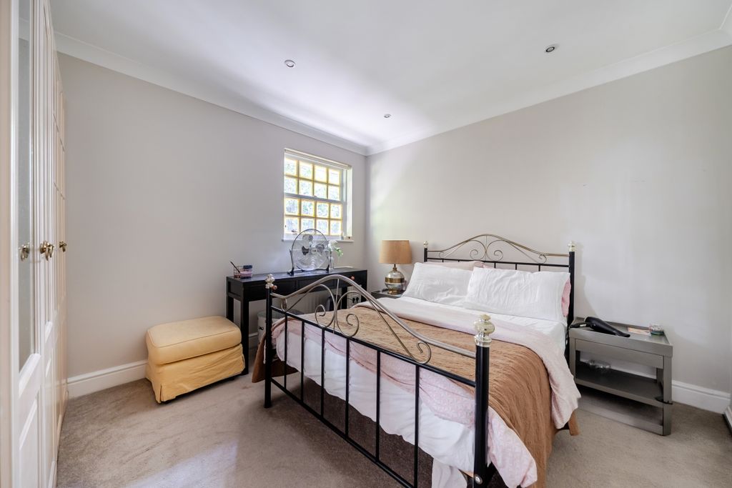 Additional image 21 of 6 bed detached house to rentBagshot Road, Ascot SL5