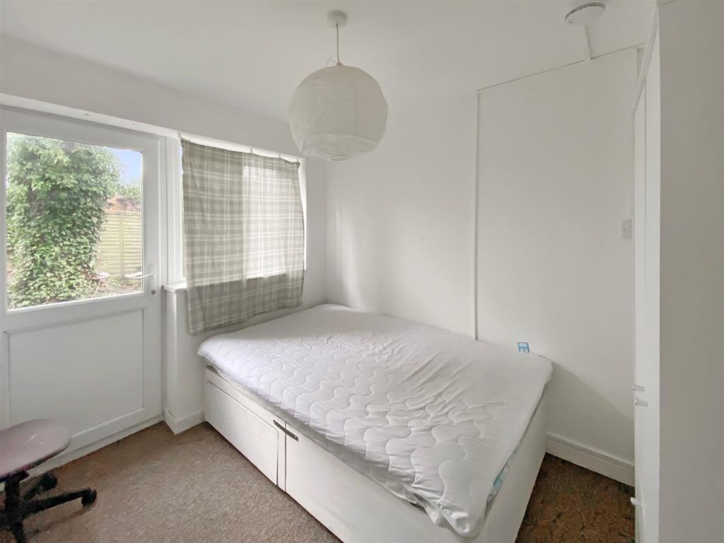 Property photo 3 of 6 11 Horwood 3.Jpg