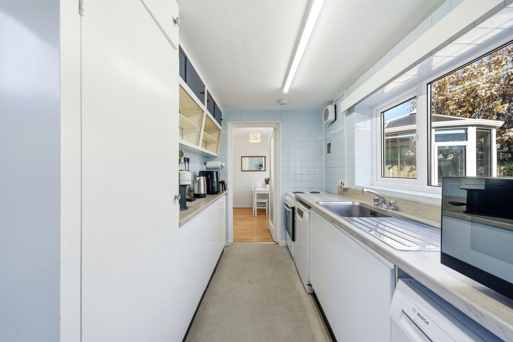 Property photo 2 of 25