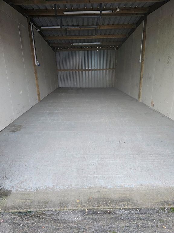 Property photo 2 of 3 Photo 4