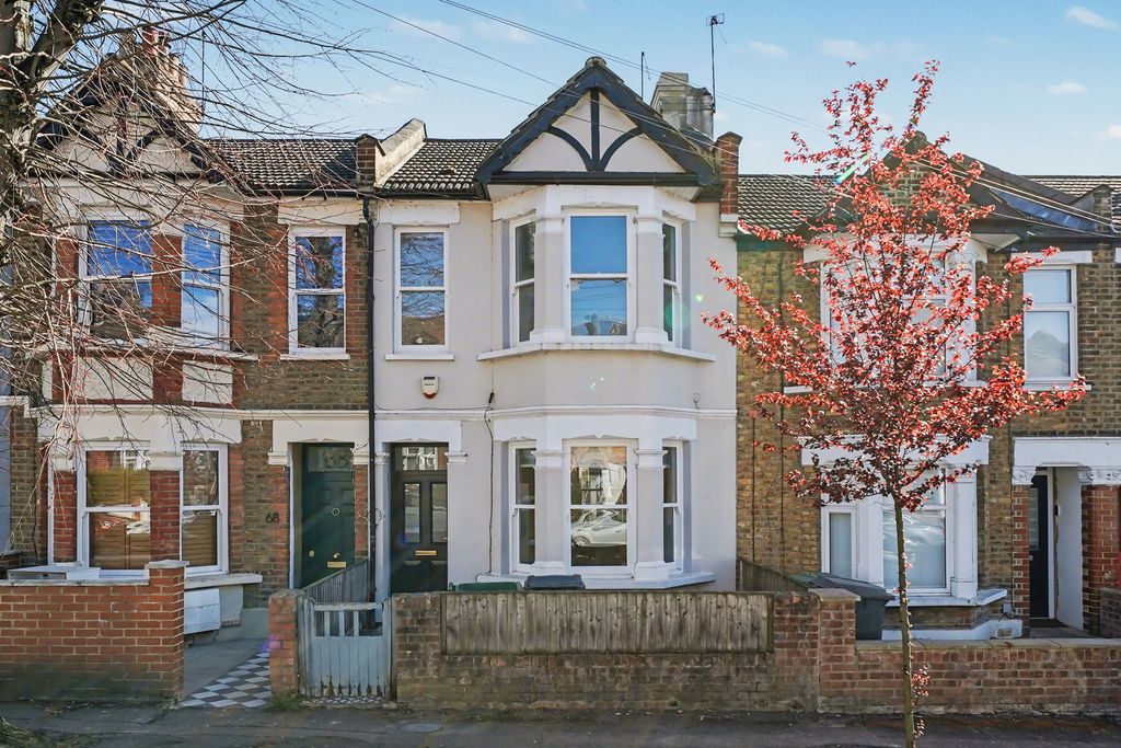 Property photo 2 of 21