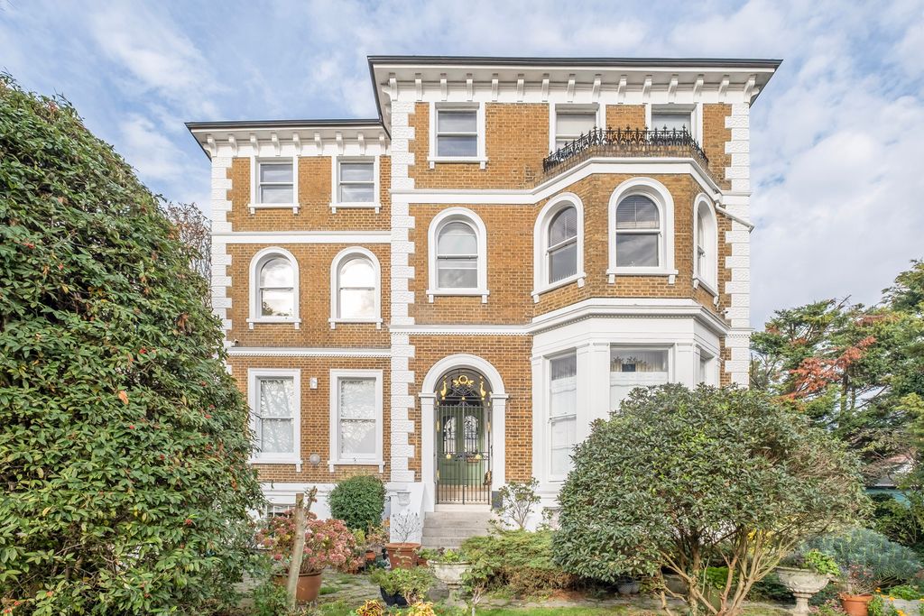 Property photo 1 of 12