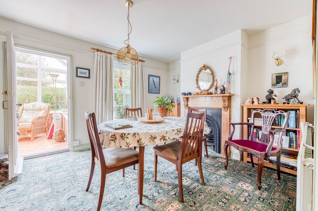 Property photo 3 of 23