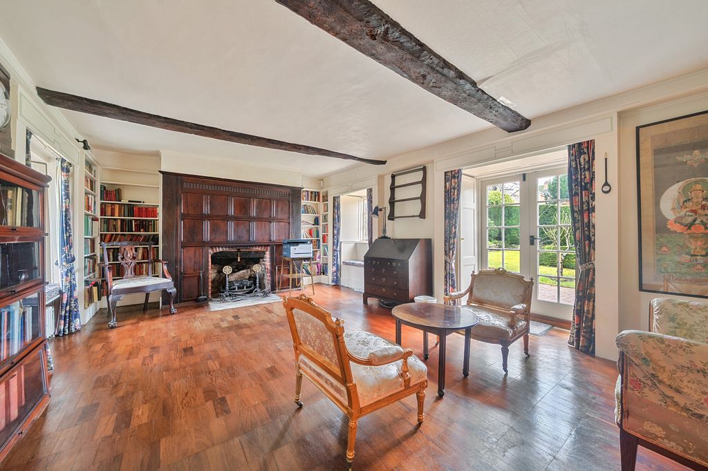 Property photo 2 of 33