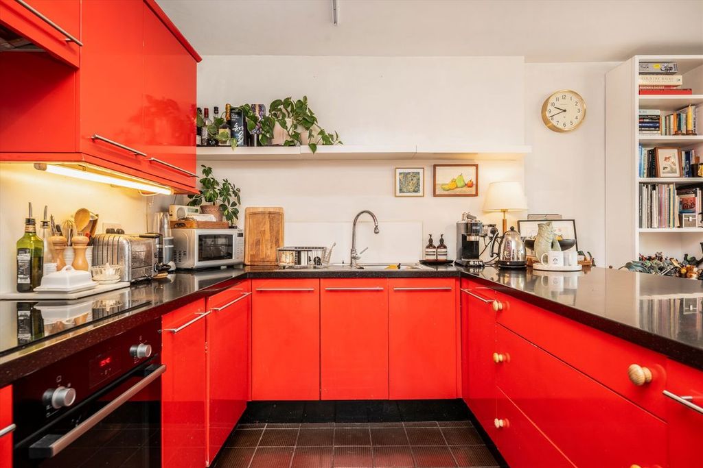 Property photo 3 of 8