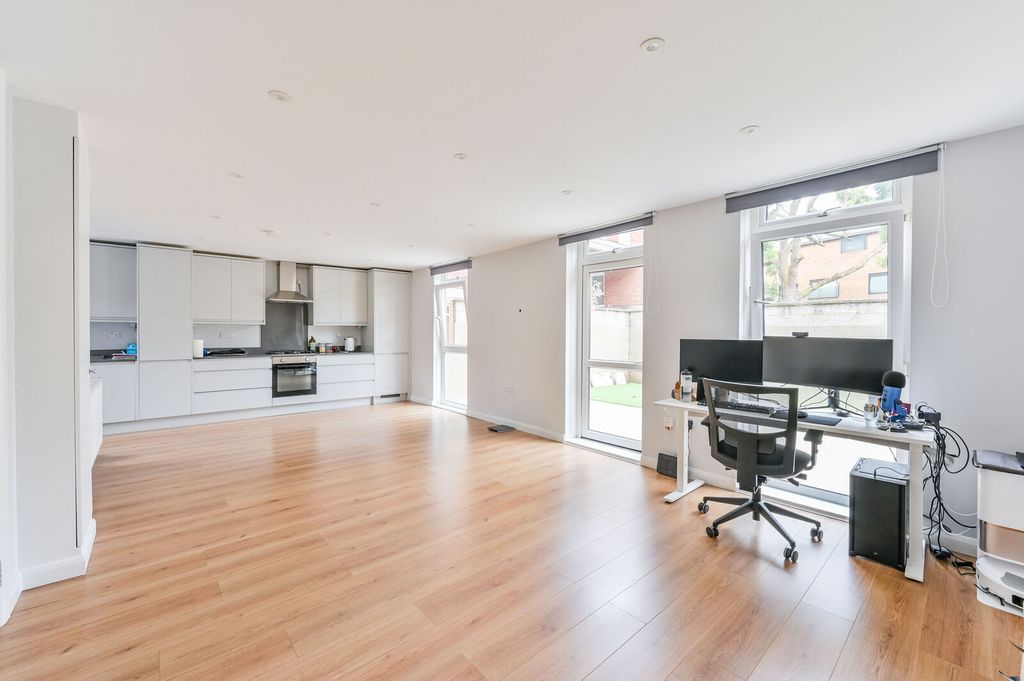 Property photo 2 of 11