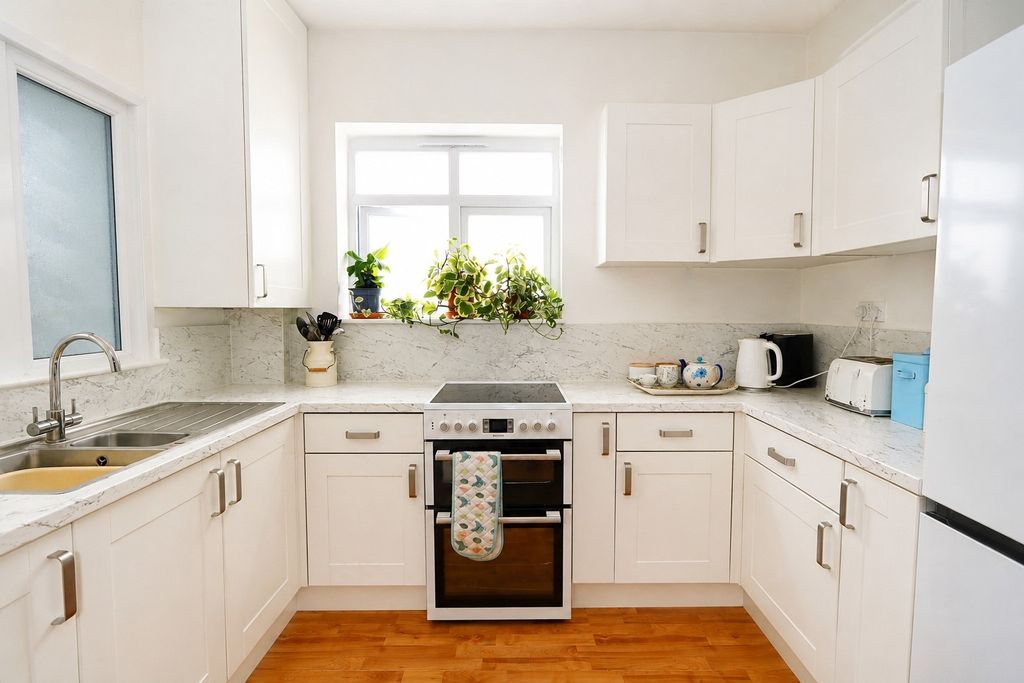 Property photo 2 of 16 5326151