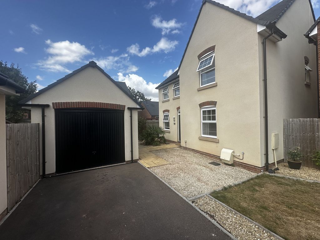 Property photo 3 of 26