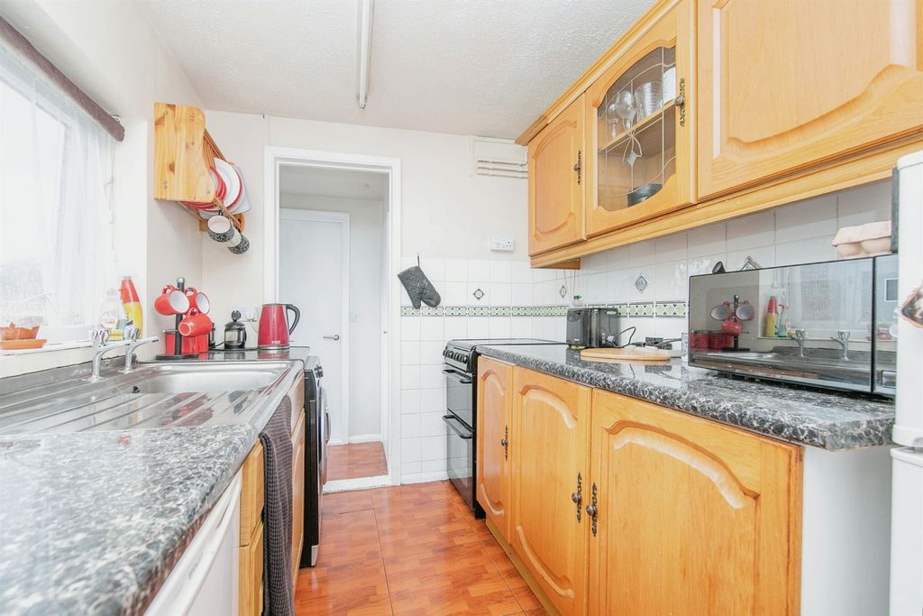 Property photo 2 of 14