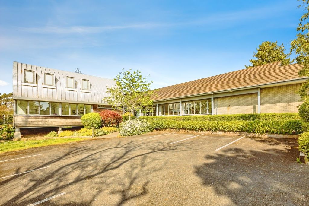 Property photo 1 of 31