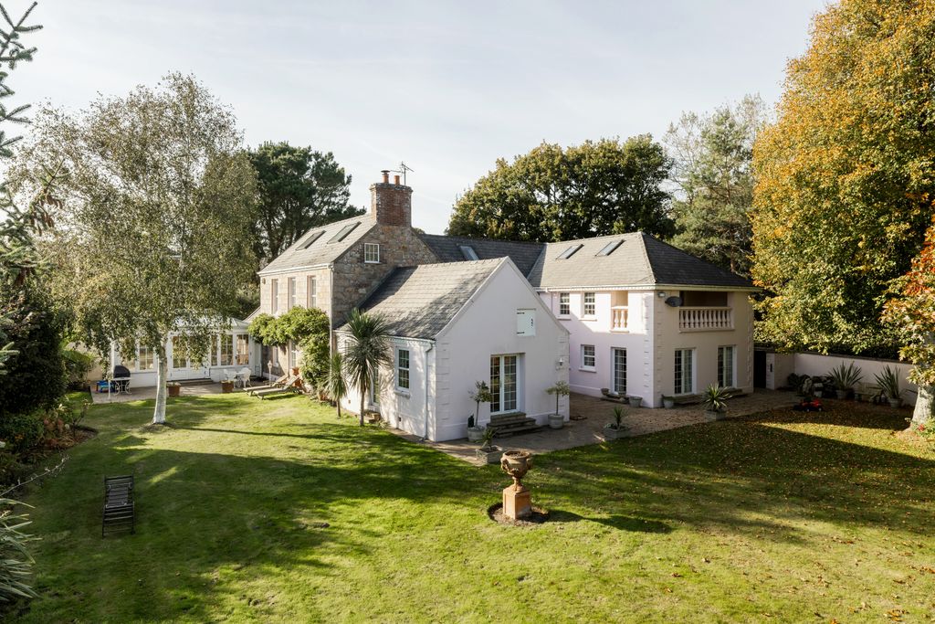 Property photo 1 of 20