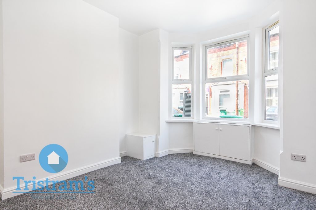 Property photo 3 of 12 Img_3138