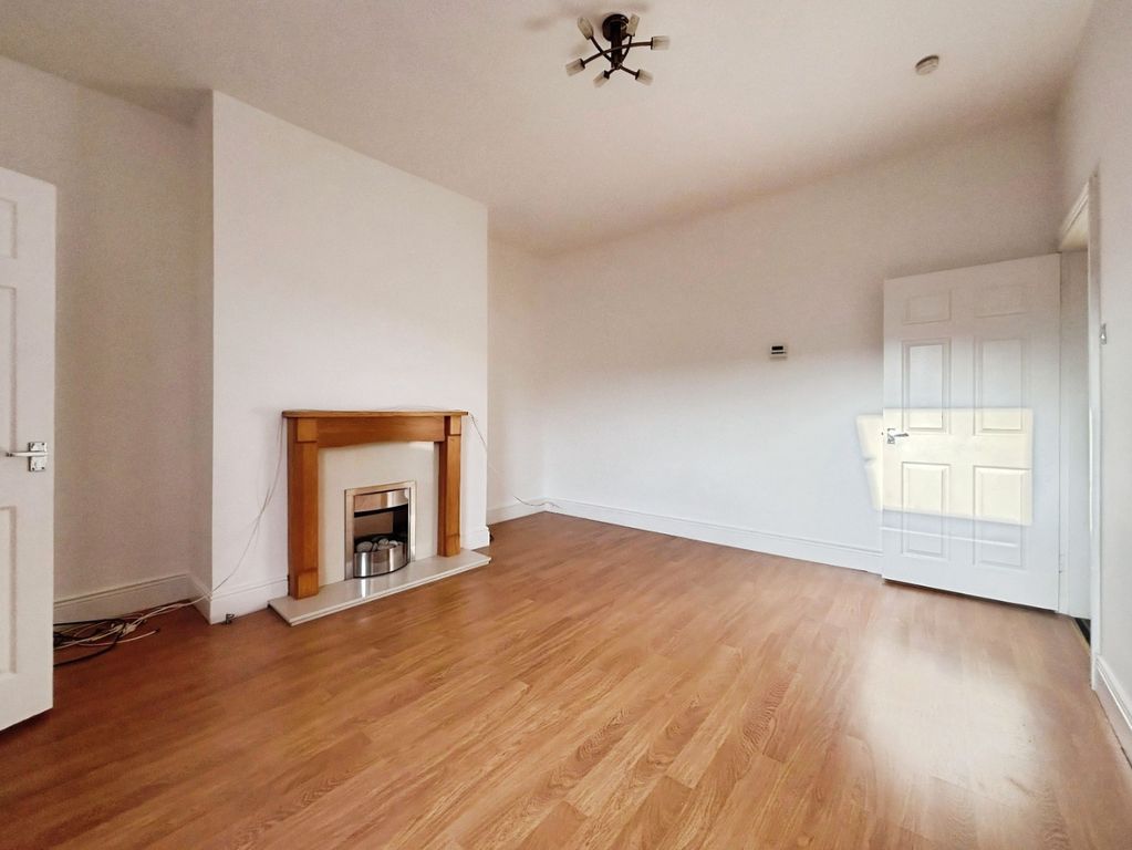 Property photo 2 of 11 4983951