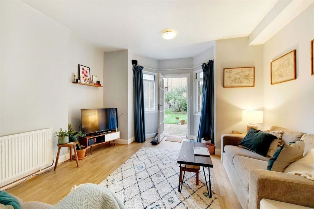 Property photo 1 of 9