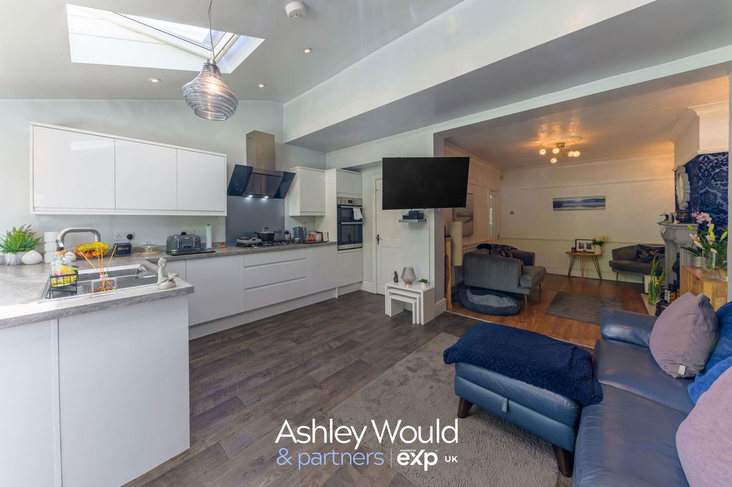 Property photo 3 of 30