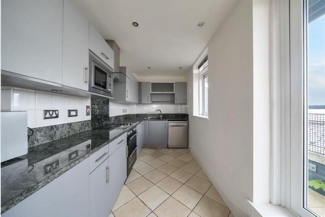 Property photo 3 of 9 Kitchen