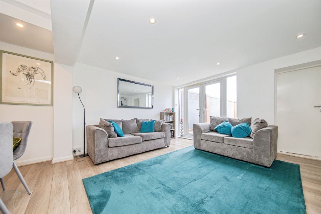 Property photo 2 of 23