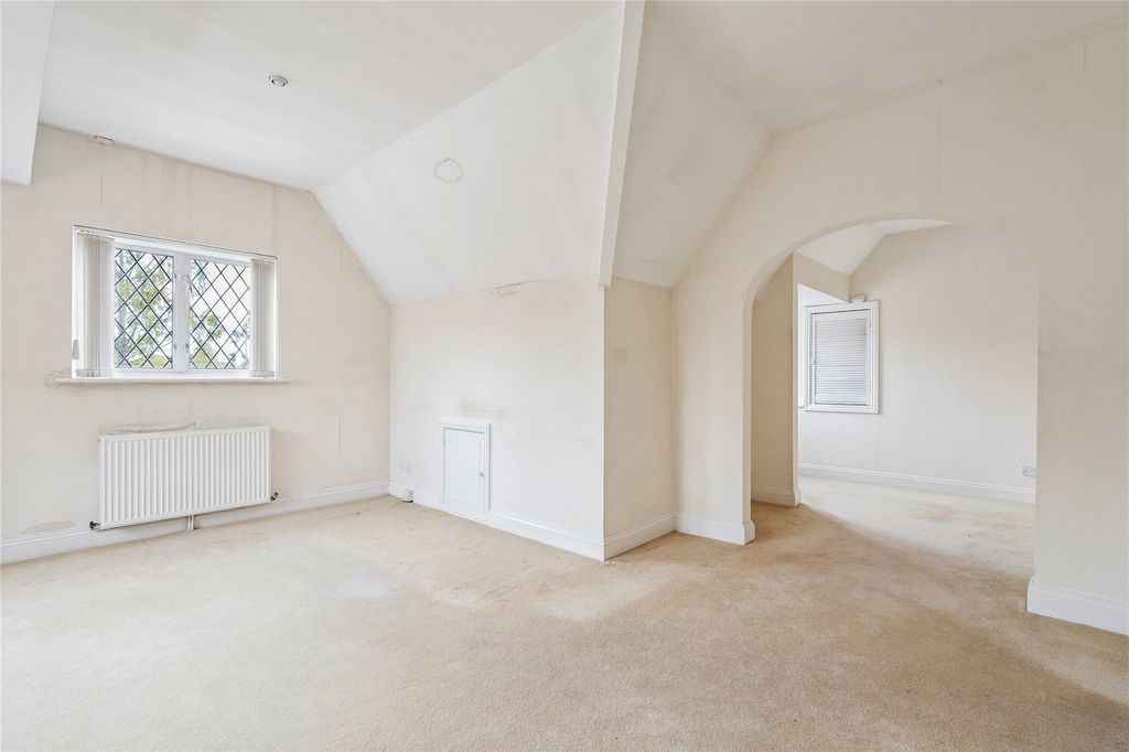 Property photo 2 of 11 Sitting/Dining Room