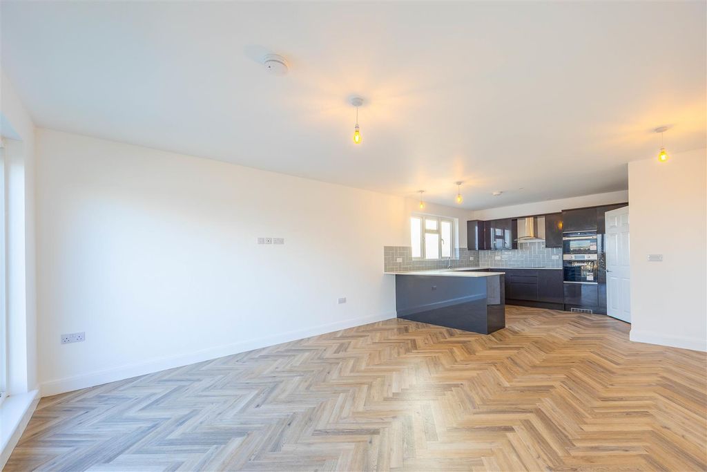 Property photo 2 of 19 Lounge/Kitchen/Diner