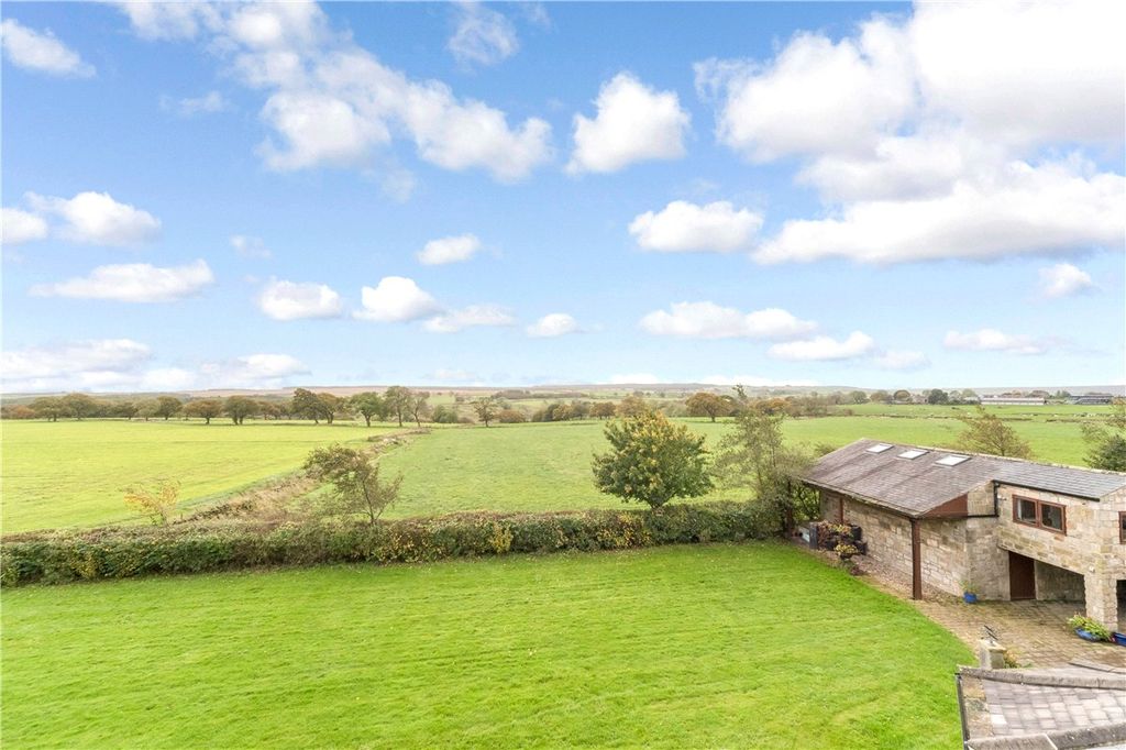 Property photo 3 of 18 Picture No. 23