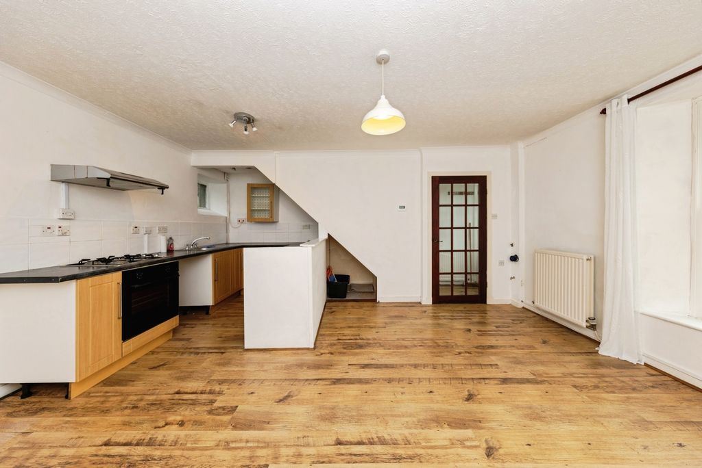 Property photo 3 of 19 Pbox-Img.Jpg