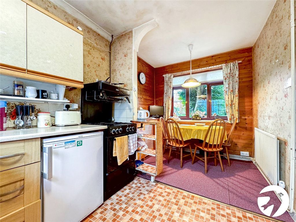 Property photo 3 of 18 Picture 3