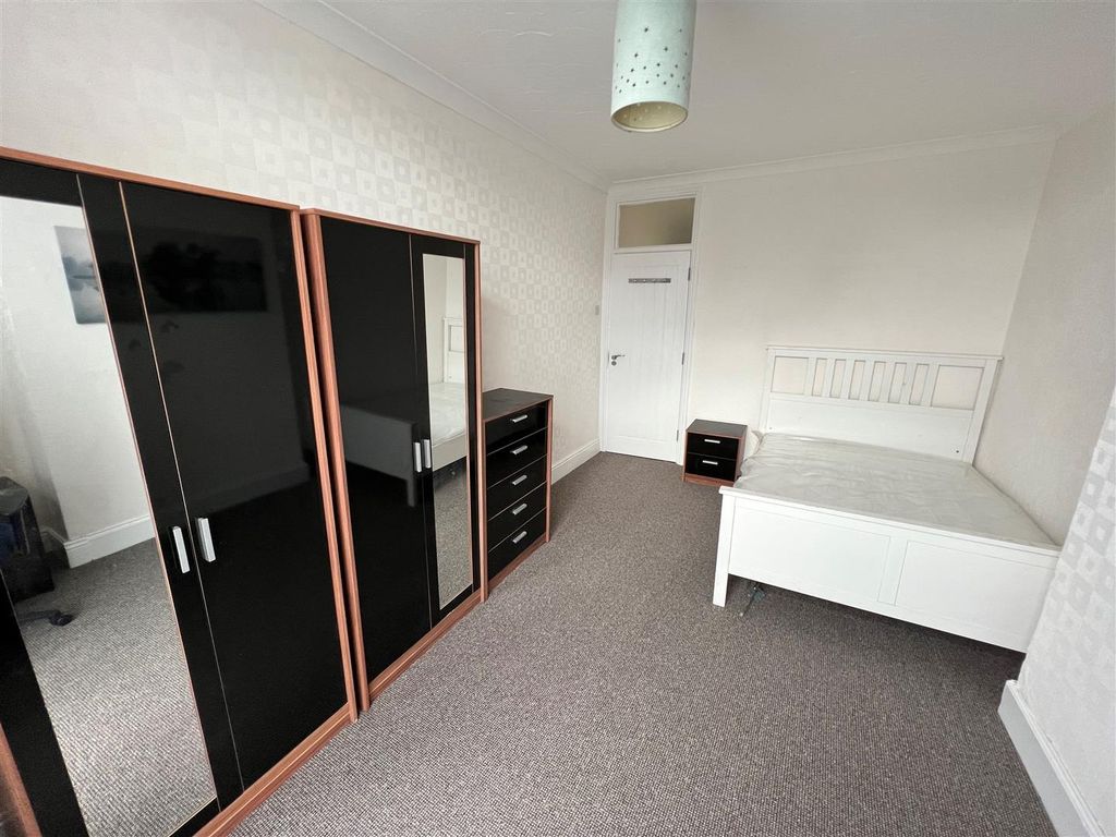 Property photo 2 of 5 Seewm9Ponok7Allc7Nlciuzefdo.Jpg