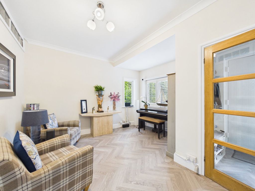 Property photo 2 of 34