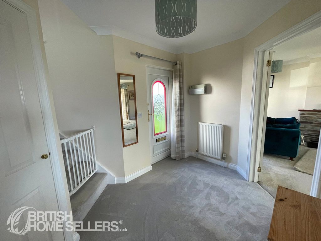 Property photo 2 of 29 Picture No. 15