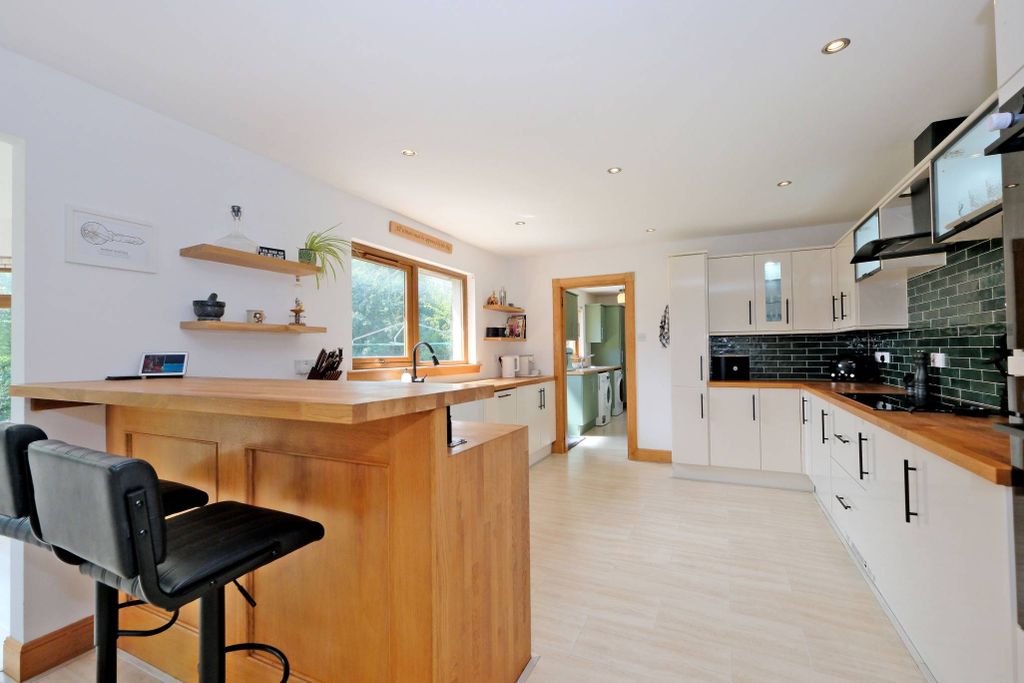 Property photo 3 of 30