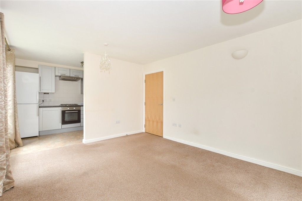 Property photo 2 of 7 Lounge