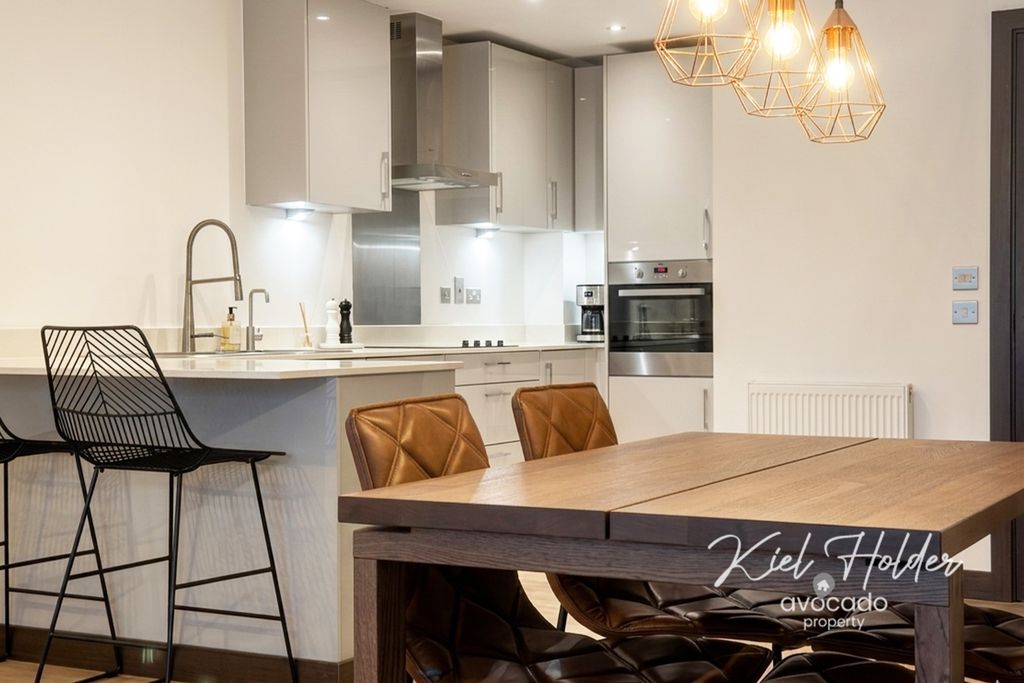 Property photo 2 of 17 5128272