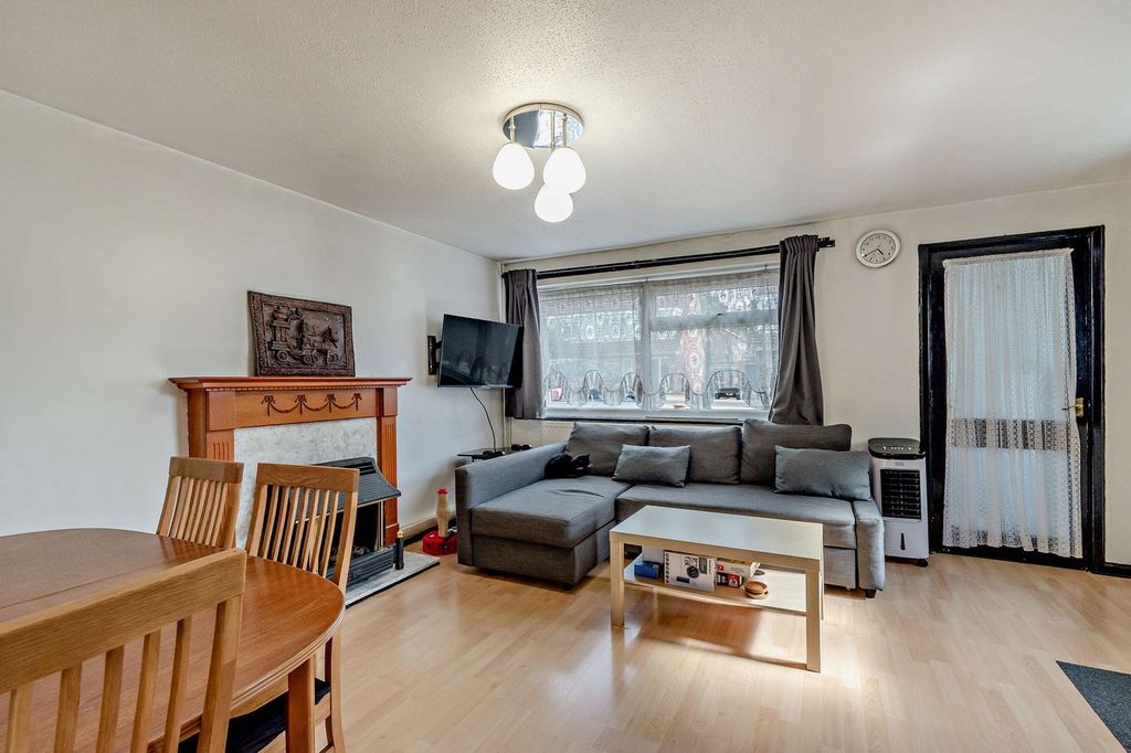 Property photo 2 of 29