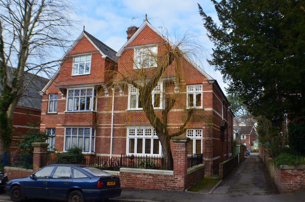 Property photo 1 of 4