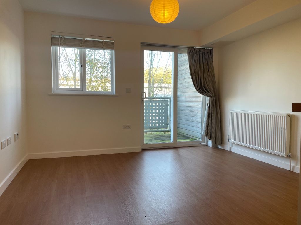 Property photo 2 of 8 4063413