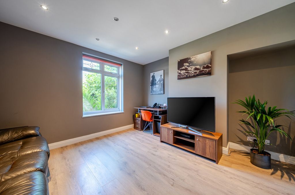 Property photo 3 of 19 1478780-10-6A3556...