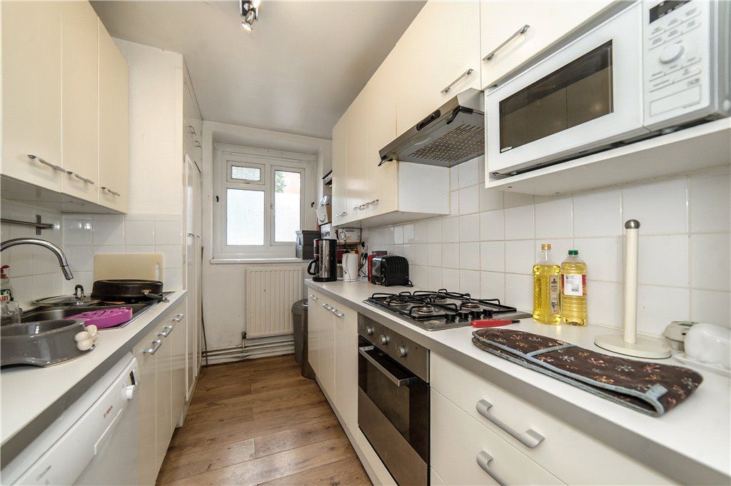 Property photo 3 of 6 Kitchen