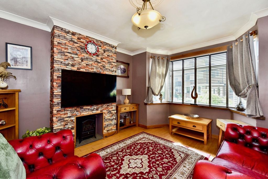 Property photo 2 of 15 Pbox-Img.Jpg