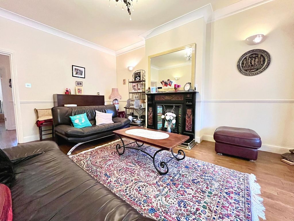 Property photo 3 of 11 Photo 5