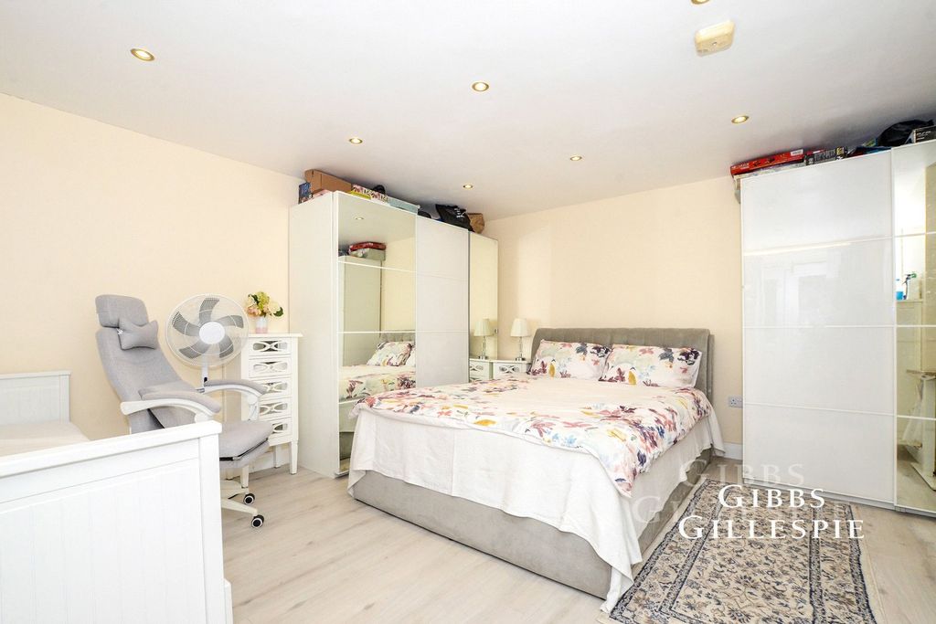 Property photo 2 of 8 Pbox-Img.Jpg