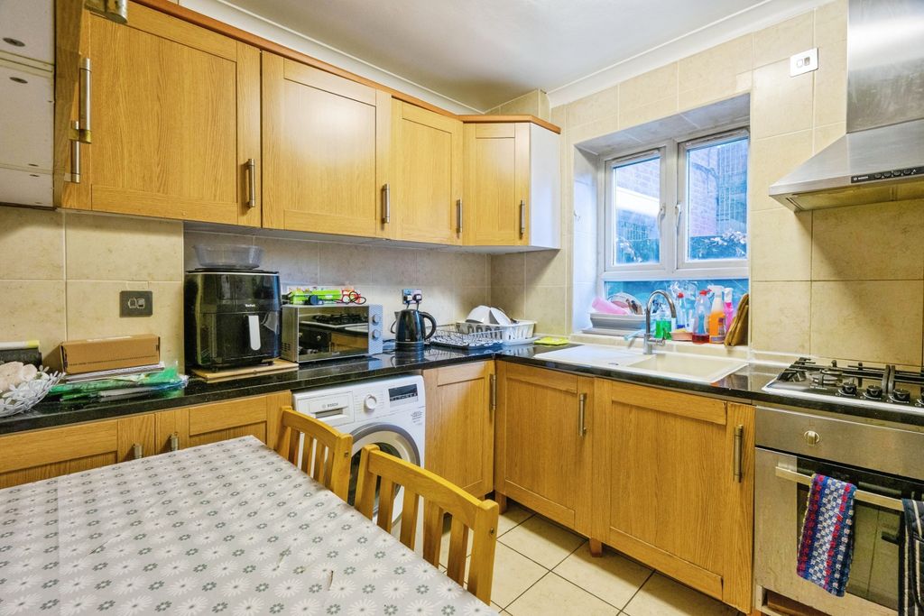 Property photo 3 of 18 3