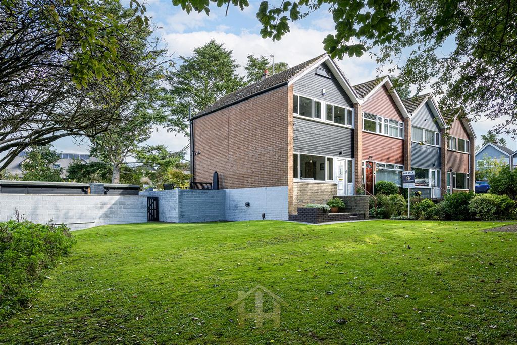 Property photo 1 of 18 Z92_3391-Edit.Jpg
