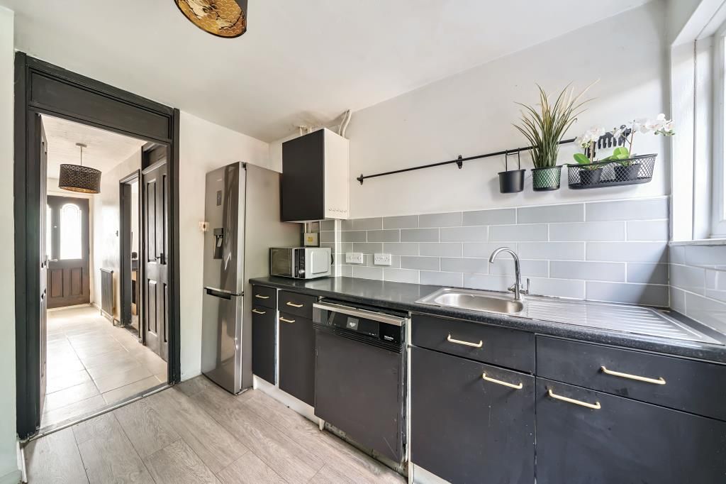 Property photo 3 of 20 Kitchen