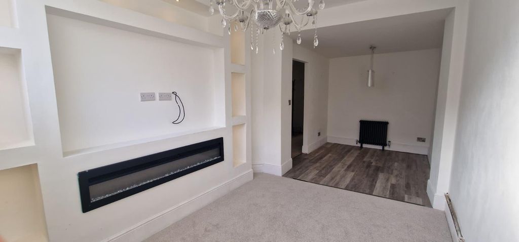 Property photo 3 of 13 Loungediner(2).Jpeg