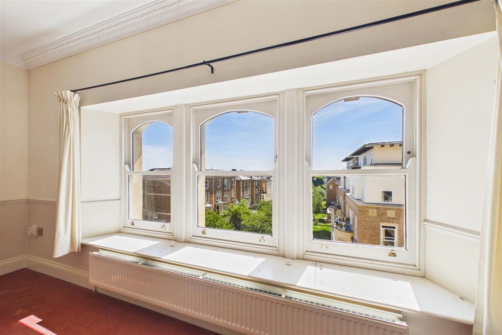 Property photo 3 of 14 Bay Window