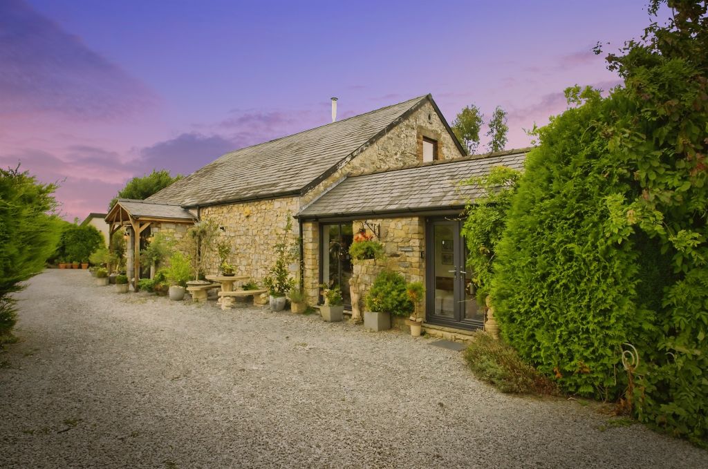 Property photo 3 of 24