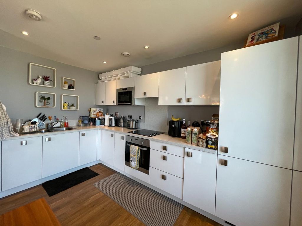 Property photo 1 of 12 Kitchen