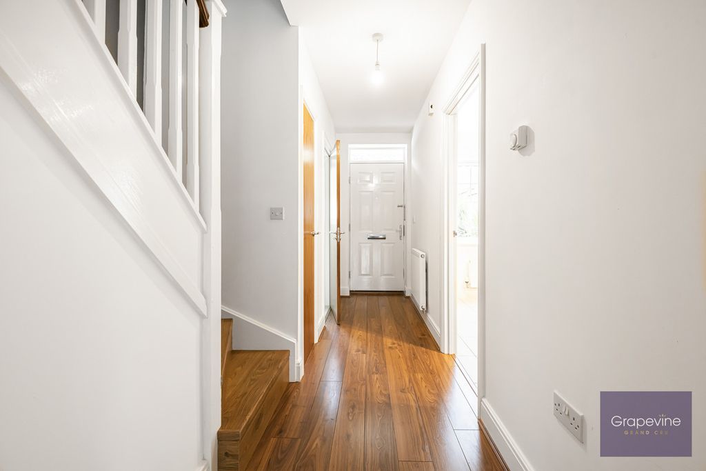 Property photo 3 of 29