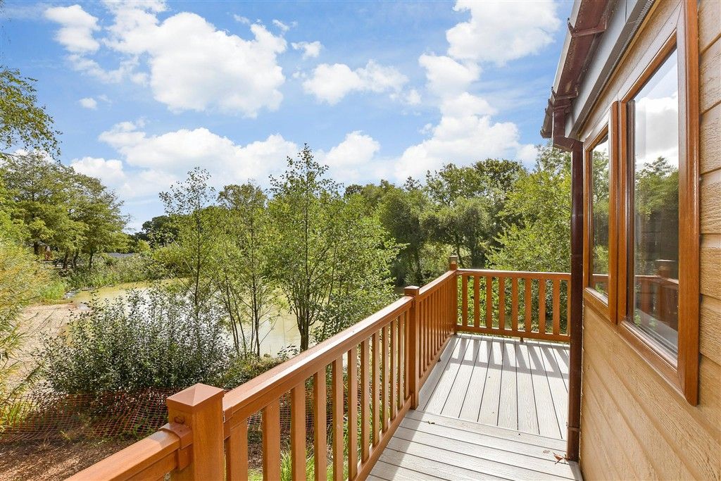 Property photo 3 of 10 Balcony / Terrace